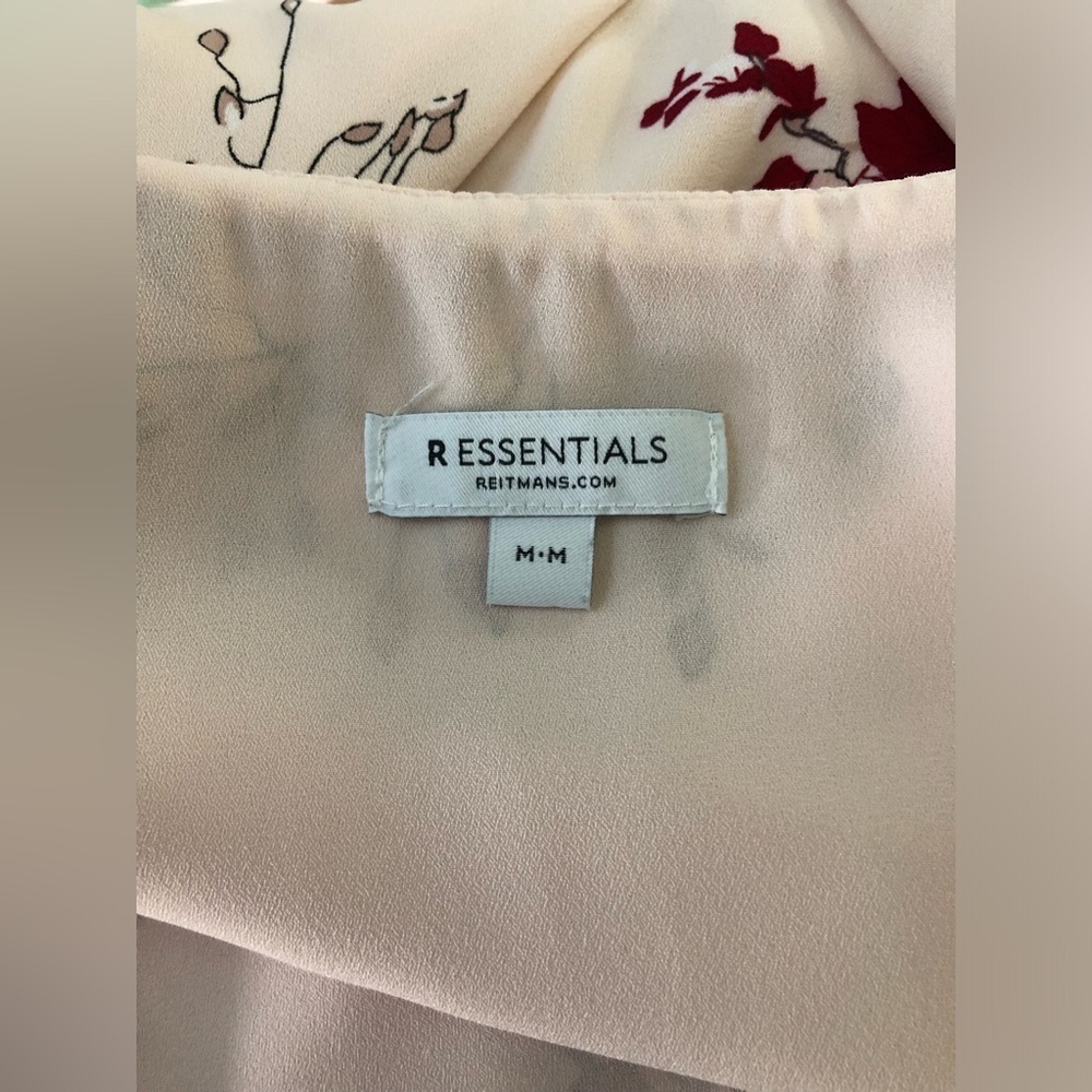 R. ESSENTIALS Tank Top - Picture 4 of 6